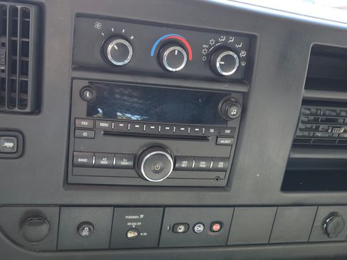 Used 2013 GMC Savana 2500 Extended image 8