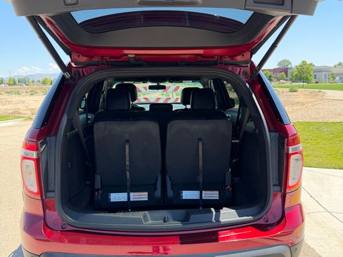 Used 2013 Ford Explorer XLT FWD image 9