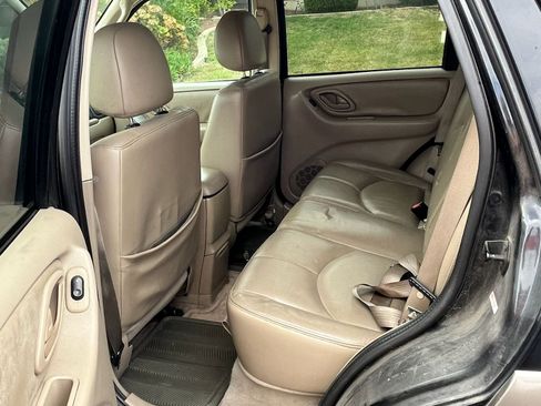 Used 2003 MAZDA Tribute ES image 8