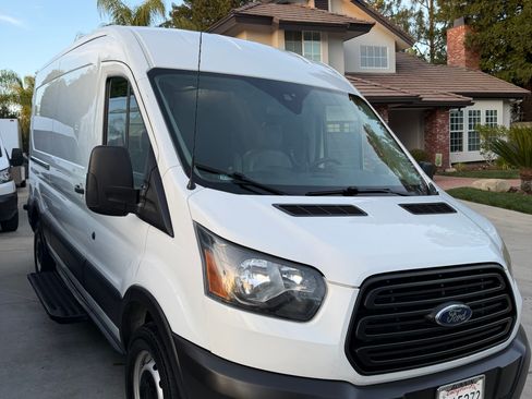 Used 2019 Ford Transit 250 148 Medium Roof image 4