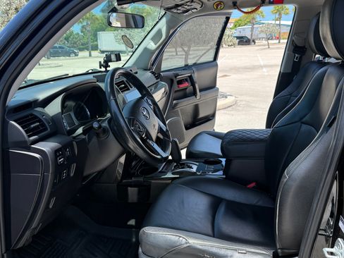 Used 2015 Toyota 4Runner SR5 AWD/4WD image 9