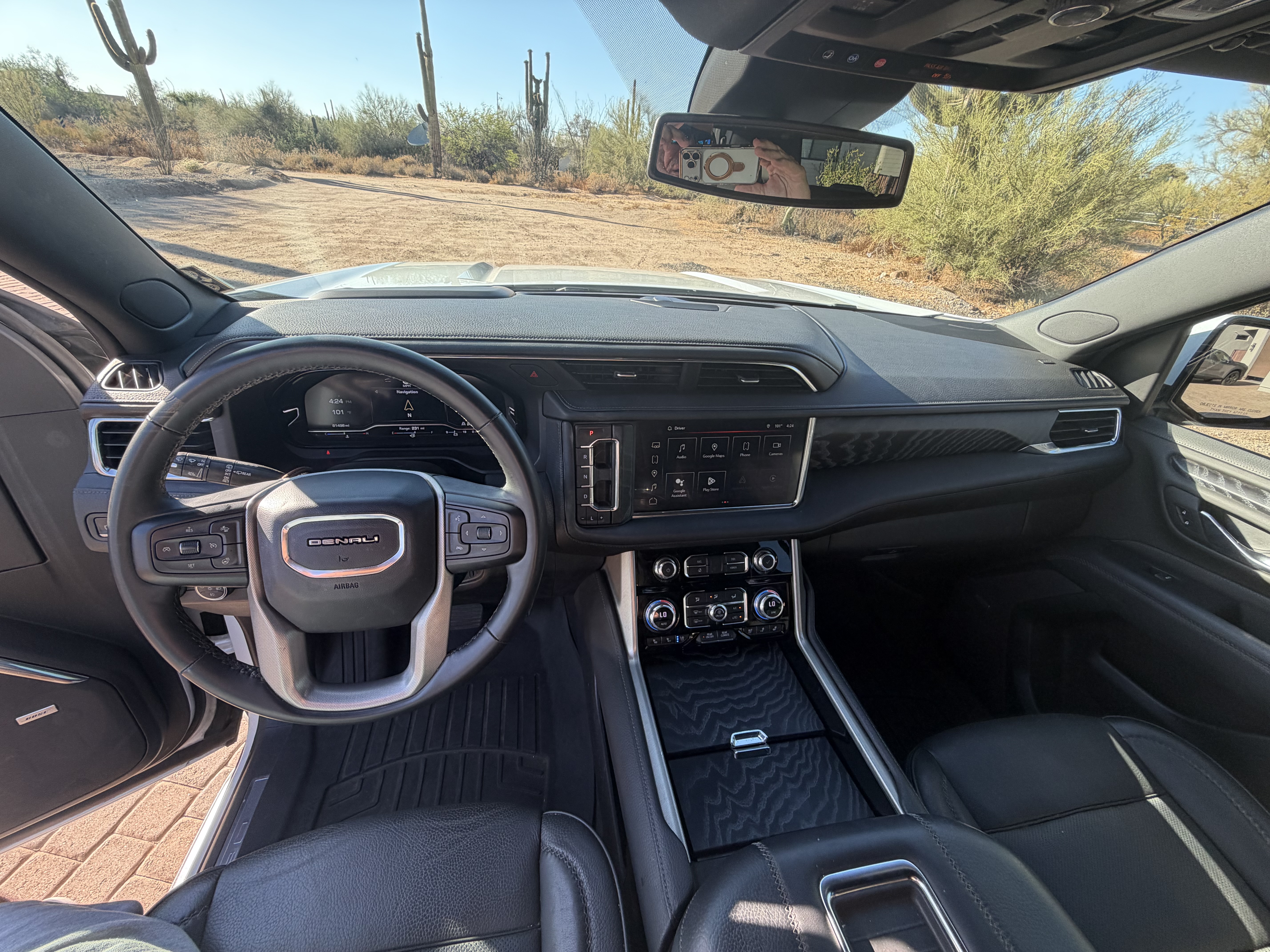 Used 2023 GMC Yukon XL Denali AWD/4WD image 11