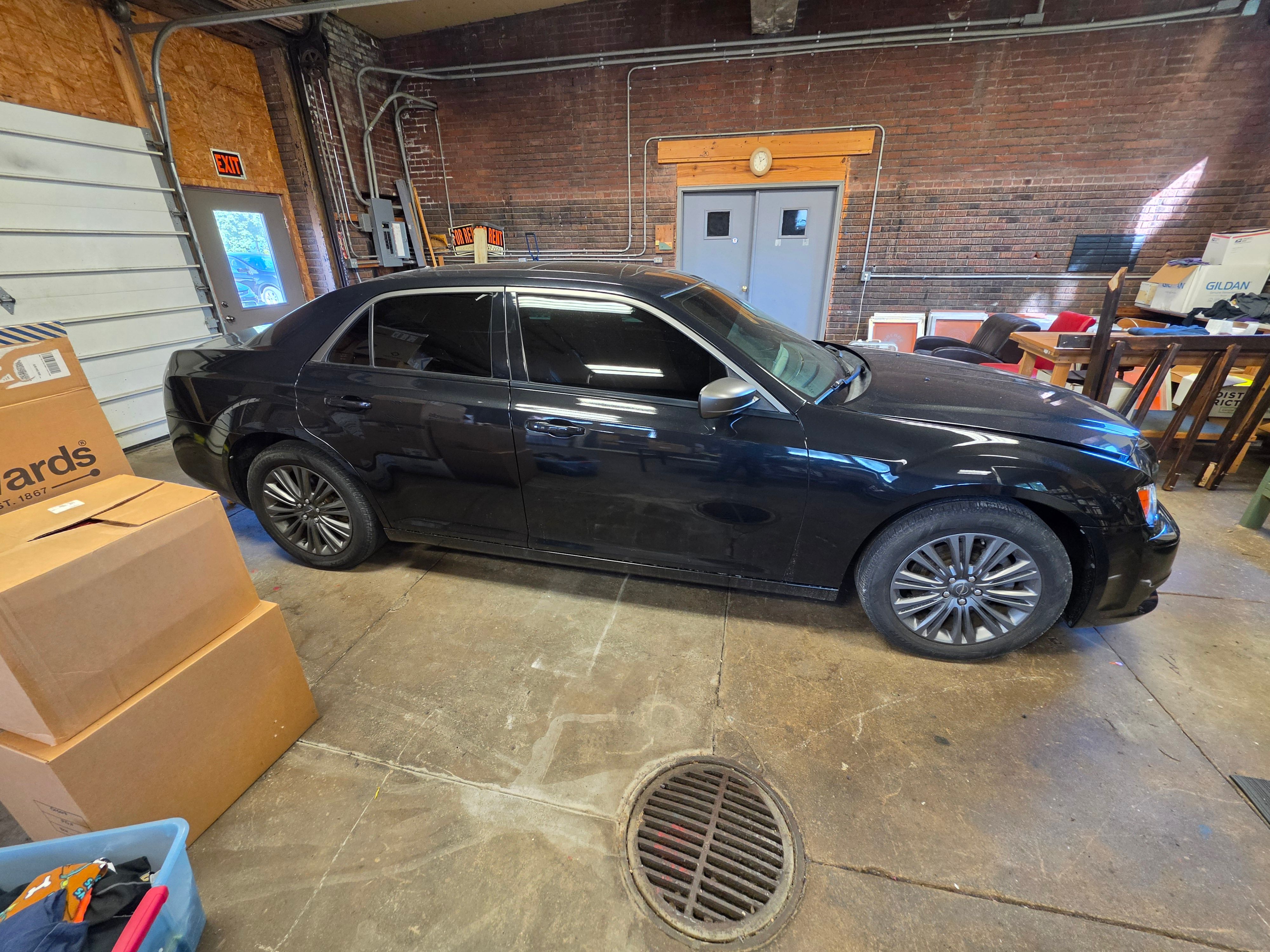 Used 2014 Chrysler 300 C AWD/4WD image 4