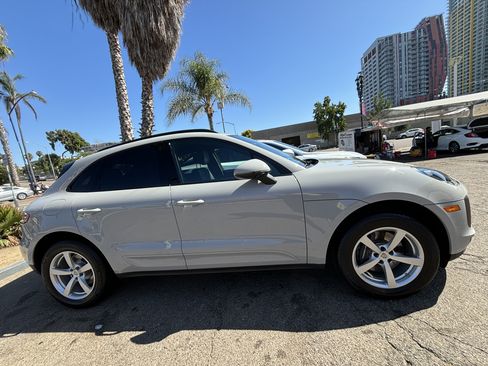 Used 2021 Porsche Macan AWD/4WD image 7