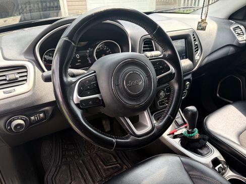 Used 2017 Jeep Compass Latitude w/ Popular Equipment Group AWD/4WD image 6