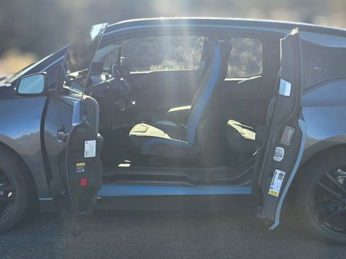 Used 2018 BMW i3 image 9
