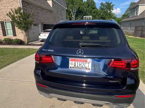 Used 2021 Mercedes-Benz GLC 300 image 4
