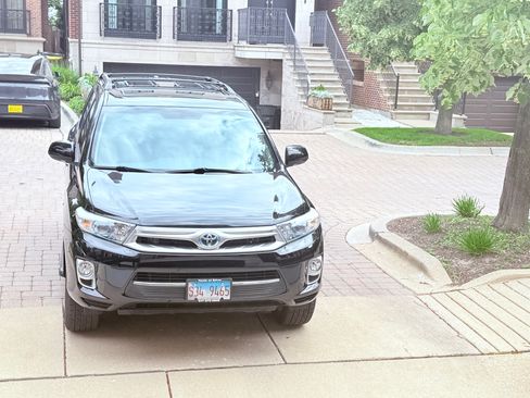 Used 2013 Toyota Highlander Limited AWD/4WD image 8