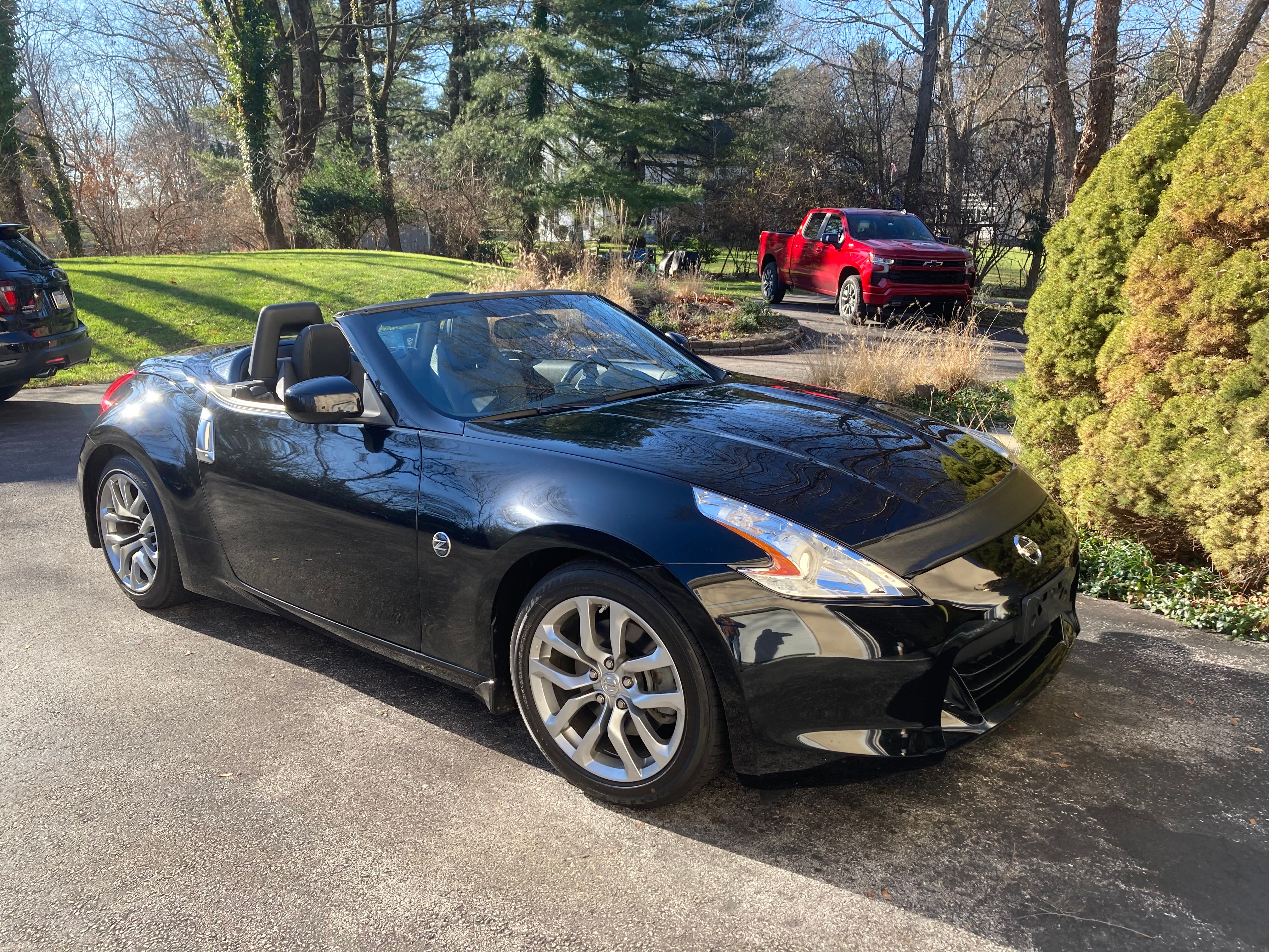 Used 2010 Nissan 370Z Touring RWD image 6