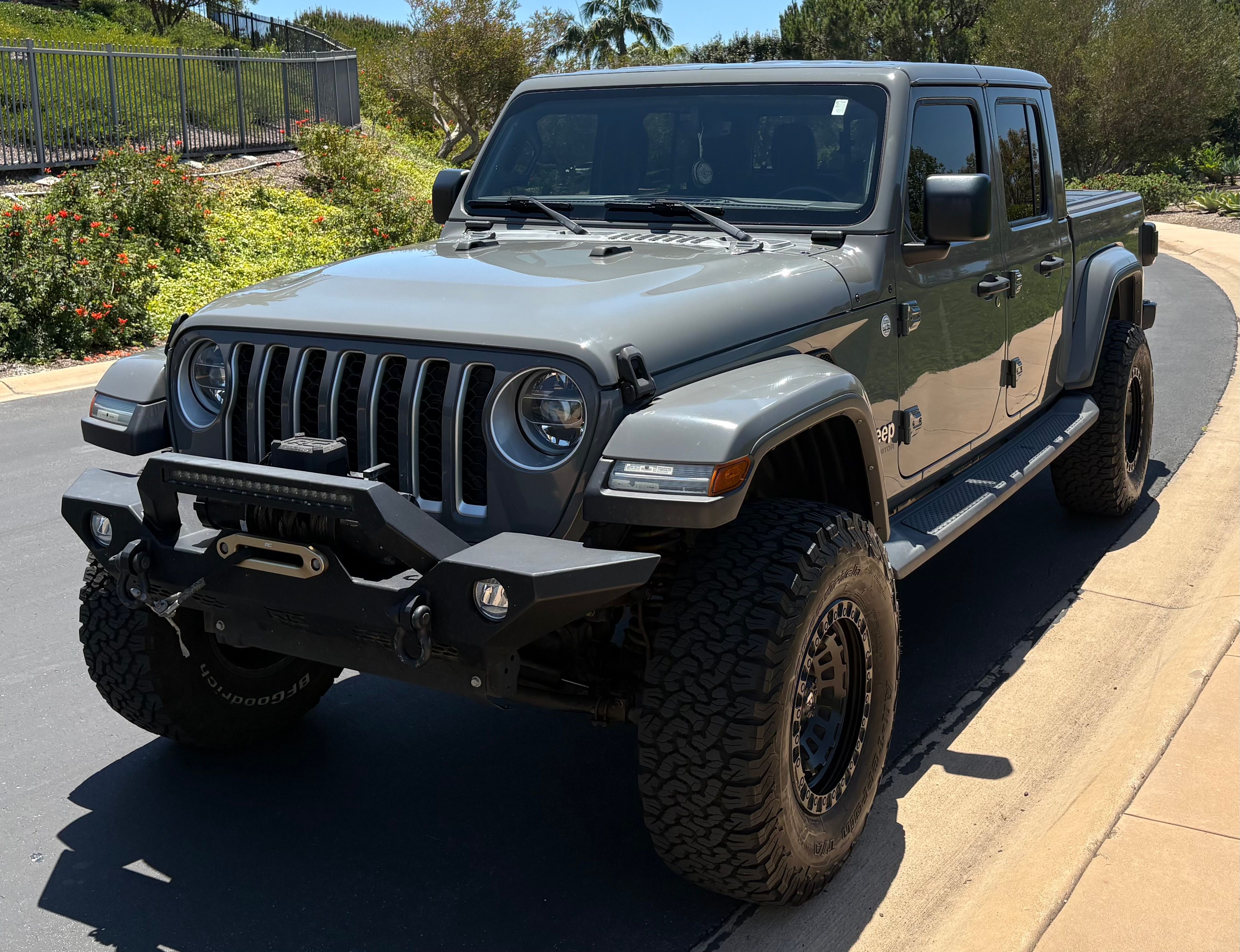 Used 2021 Jeep Gladiator Overland w/ Popular Equipment Package AWD/4WD image 2