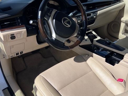 Used 2015 Lexus ES 350 w/ Premium Package image 12