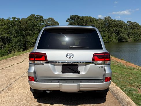 Used 2016 Toyota Land Cruiser AWD/4WD image 8