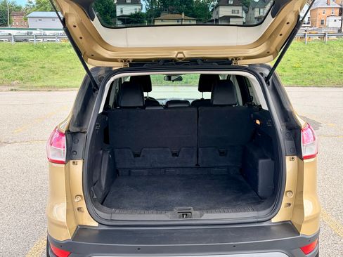 Used 2015 Ford Escape SE w/ Equipment Group 201A AWD/4WD image 8