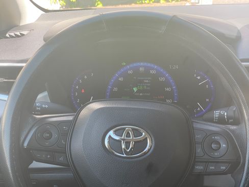 Used 2021 Toyota Corolla LE image 19