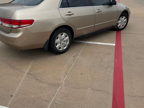 Used 2004 Honda Accord LX image 4