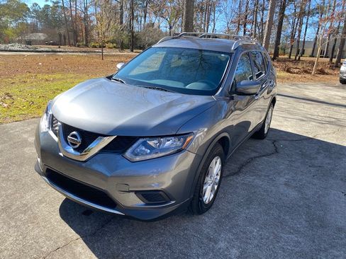 Used 2016 Nissan Rogue SV image 4
