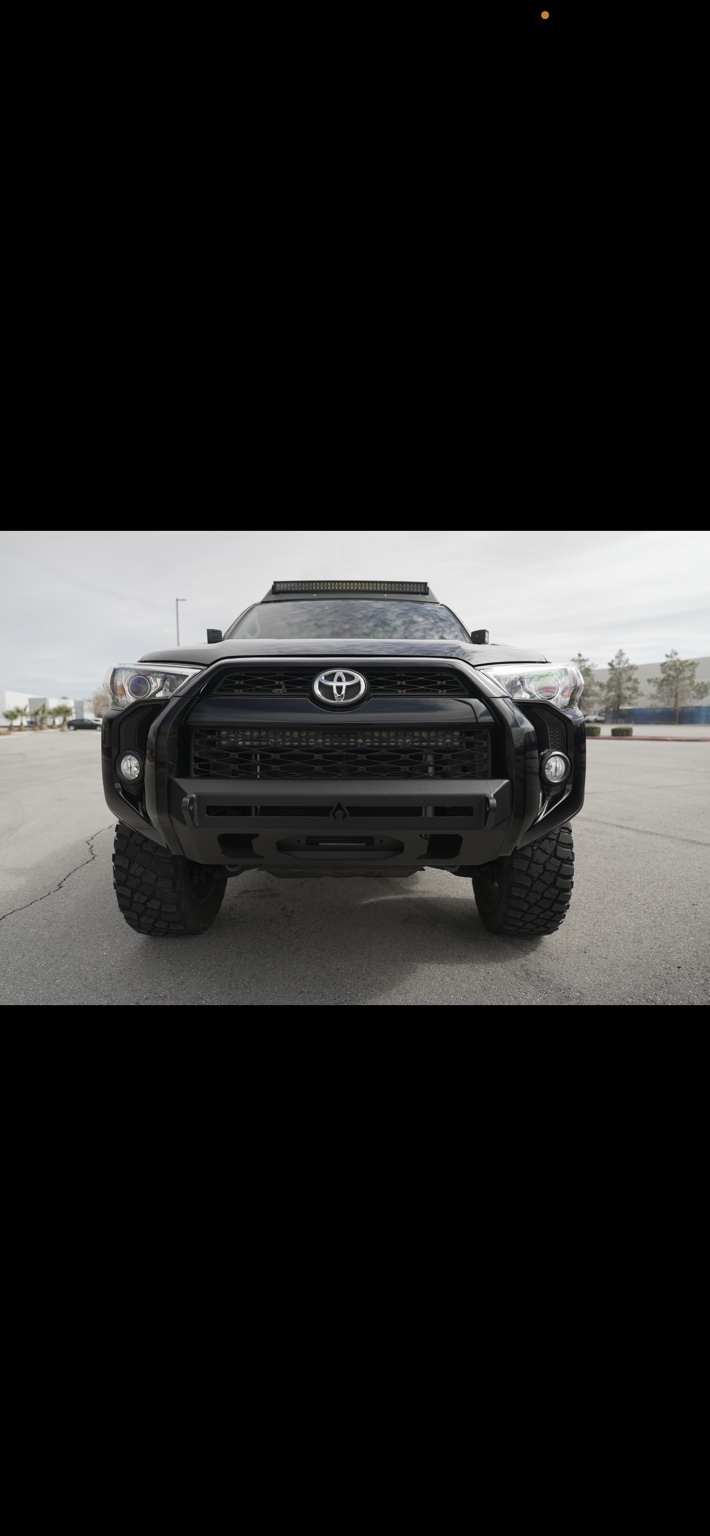 Used 2019 Toyota 4Runner SR5 AWD/4WD image 5