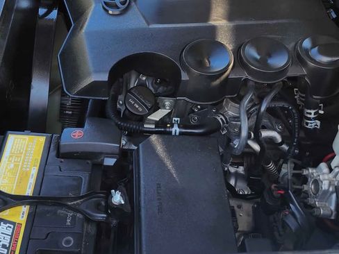 Used 2013 Toyota 4Runner SR5 w/ Convenience Pkg RWD image 10