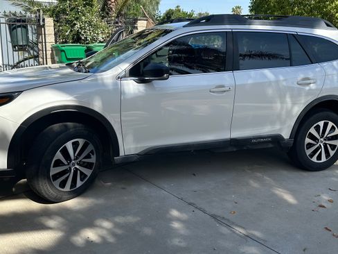 Used 2020 Subaru Outback Wagon 4D image 4