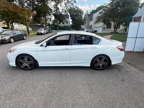 Used 2016 Honda Accord Sport image 16