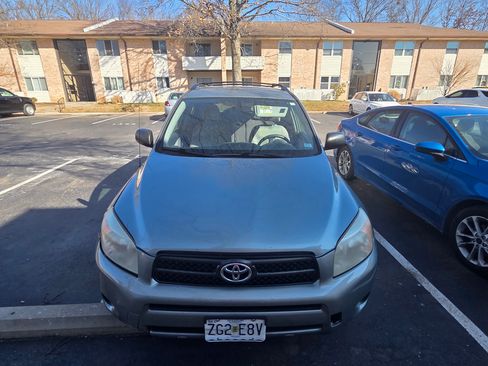 Used 2008 Toyota RAV4 4WD image 2