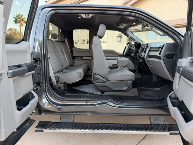 Used 2019 Ford F250 XLT w/ XLT Premium Package RWD image 8