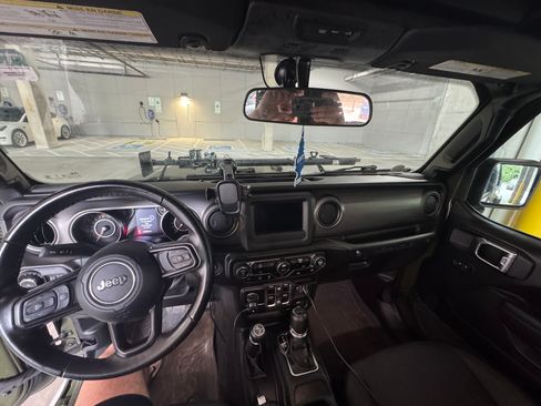 Used 2022 Jeep Wrangler Unlimited Sport AWD/4WD image 11