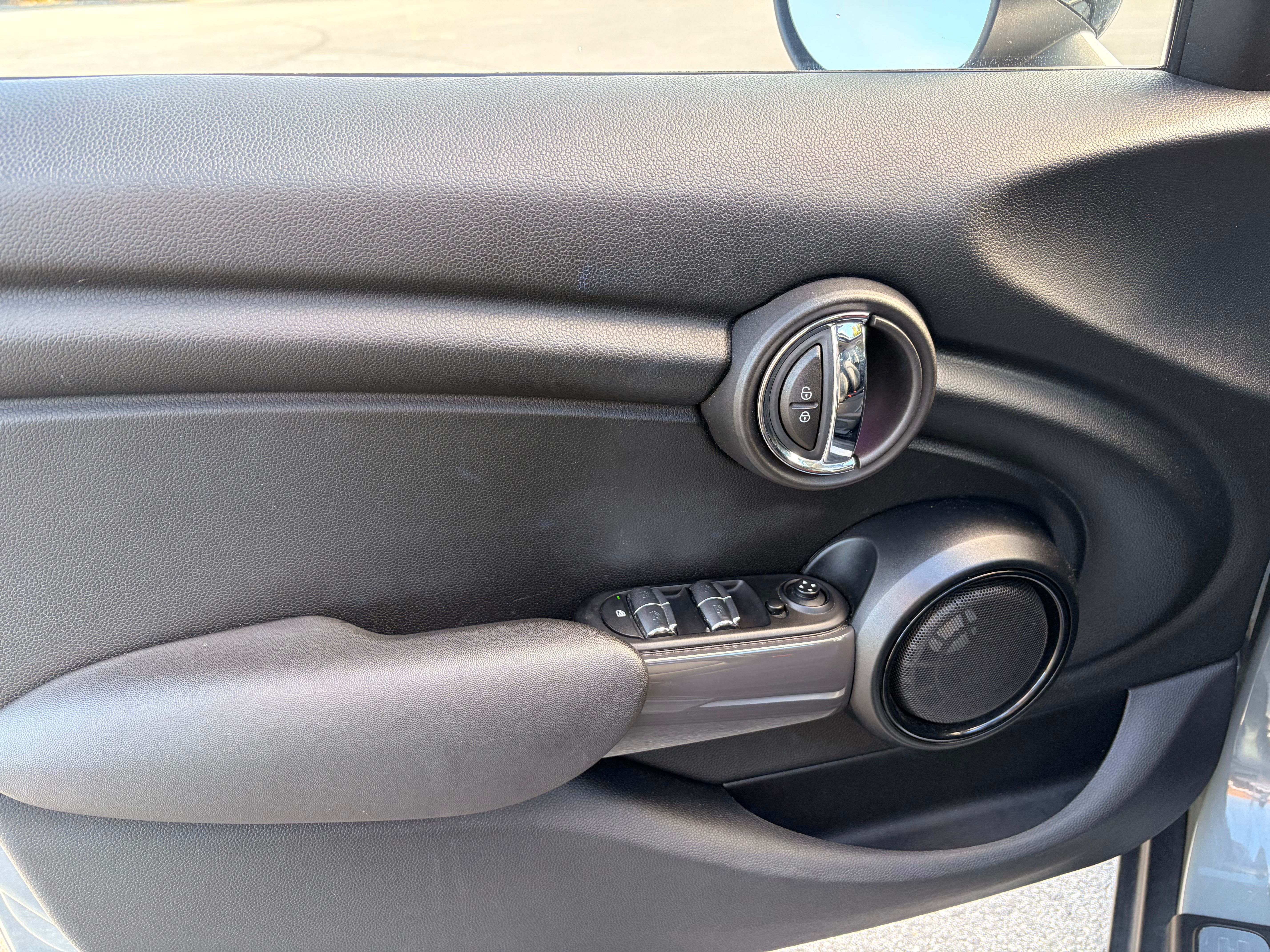 Used 2016 MINI Cooper 4-Door Hardtop FWD image 15