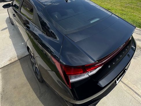 Used 2023 Hyundai Elantra SEL w/ Convenience Package FWD image 4