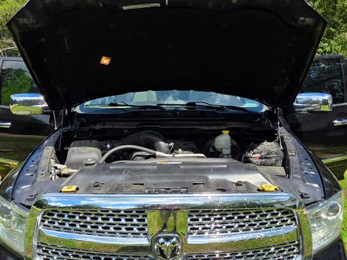 Used 2015 RAM 1500 Laramie w/ Convenience Group image 12