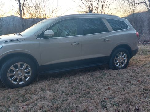Used 2012 Buick Enclave Leather image 2