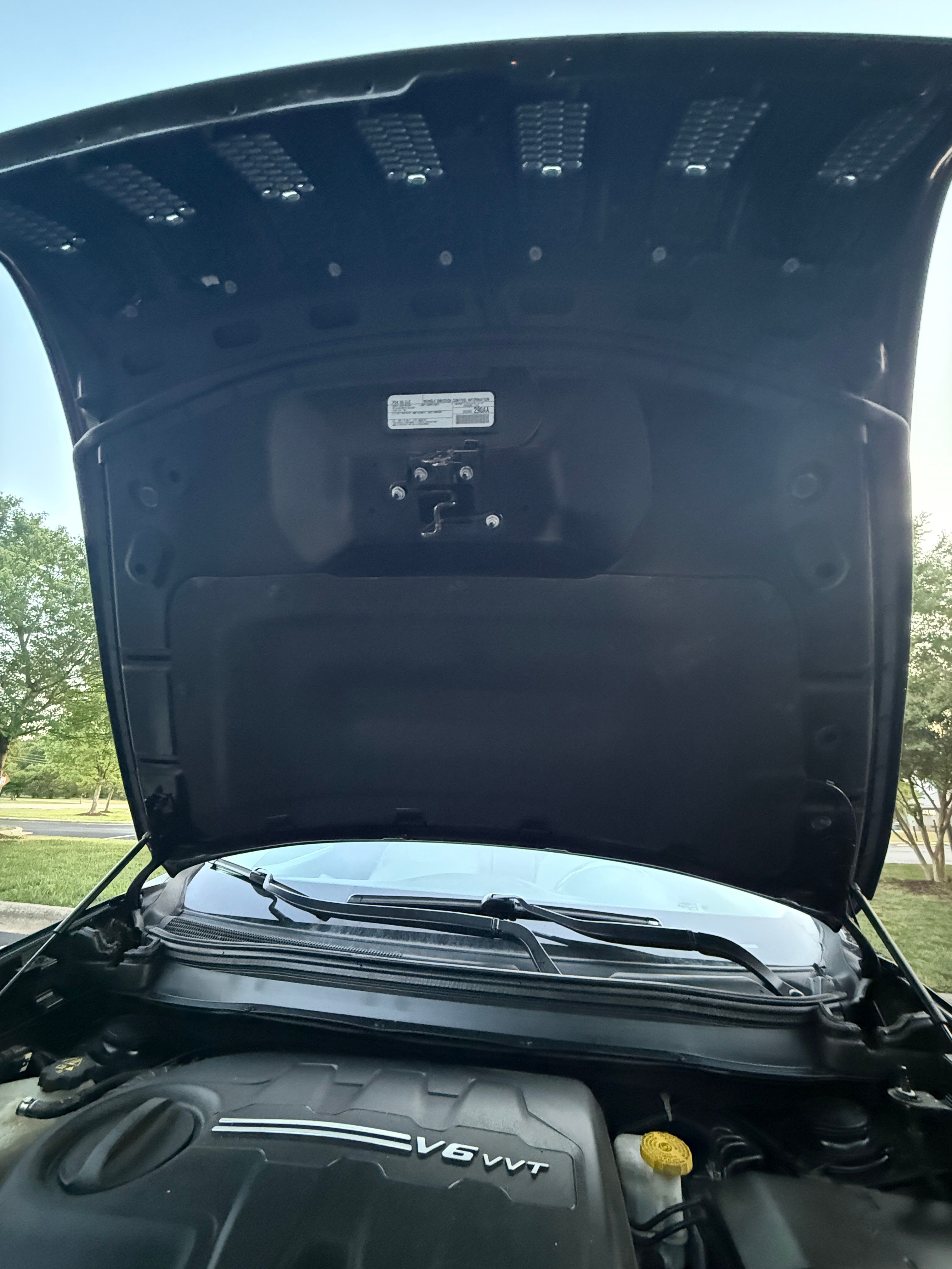 Used 2018 Jeep Cherokee Overland w/ Technology Group AWD/4WD image 29