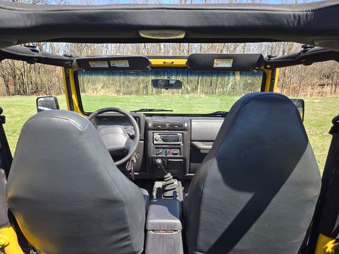 Used 2000 Jeep Wrangler Sport image 10