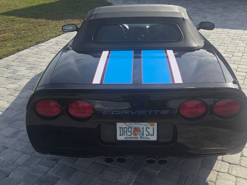 Used 2002 Chevrolet Corvette Convertible w/ Preferred Equipment Group2 image 4