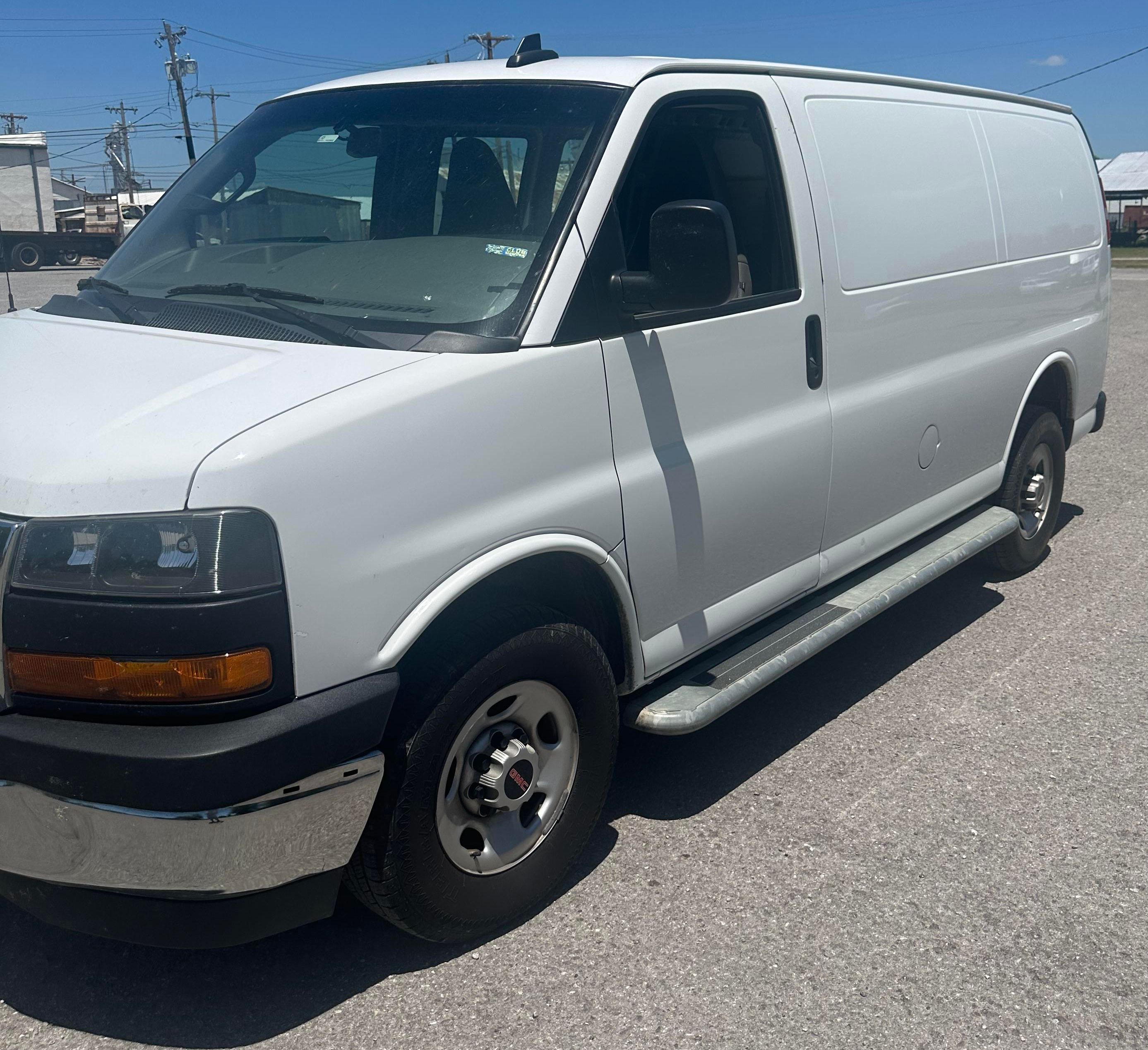 Used 2021 GMC Savana 2500 w/ Driver Convenience Package RWD image 2