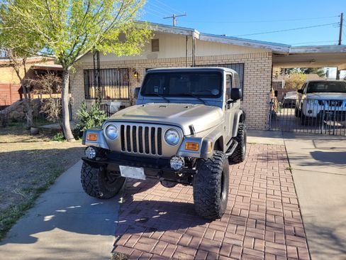 Used 2005 Jeep Wrangler Sport w/ 30" Tire & Wheel Group AWD/4WD image 1