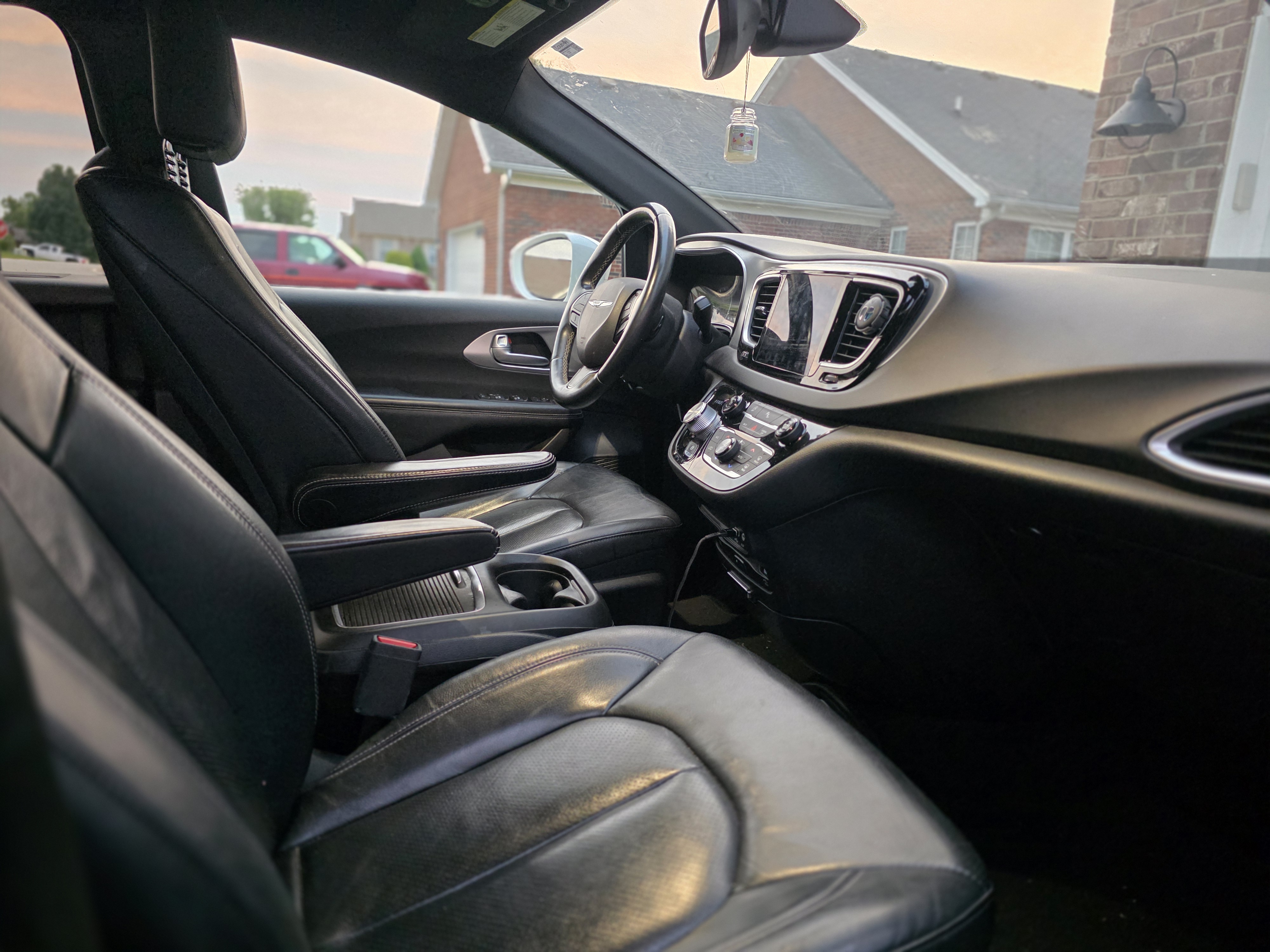 Used 2018 Chrysler Pacifica Touring-L Plus w/ S Appearance Package FWD image 20