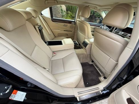 Used 2017 Lexus LS 460 w/ Comfort Package RWD image 14