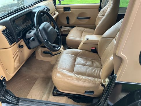 Used 1998 Jeep Wrangler Sahara AWD/4WD image 18