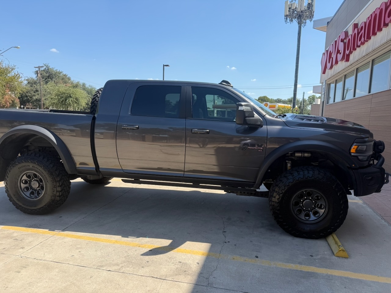 Used 2024 RAM 2500 Laramie w/ Night Edition AWD/4WD image 8