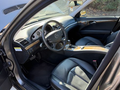 Used 2008 Mercedes-Benz E 350 Sedan image 14