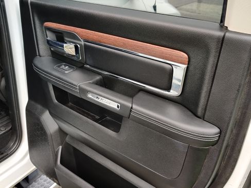 Used 2018 RAM 1500 Laramie w/ Convenience Group image 19