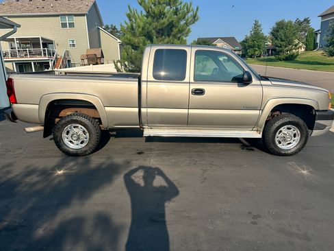 Used 2003 Chevrolet Silverado 2500 LS RWD image 10
