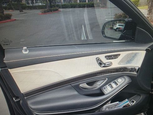 Used 2019 Mercedes-Benz S 560 Sedan image 9