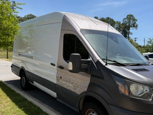 Used 2018 Ford Transit 250 148 High Roof Extended RWD image 8