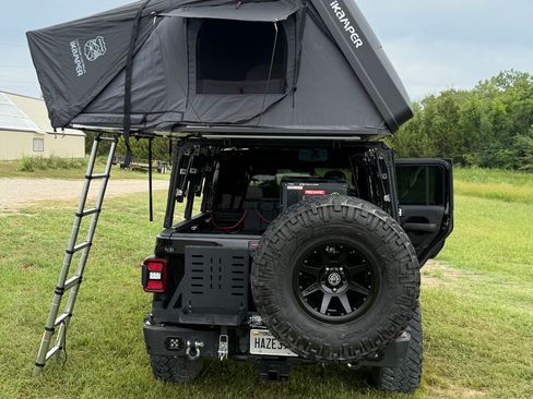 Used 2022 Jeep Gladiator Rubicon w/ LED Lighting Group image 9