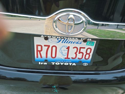 Used 2012 Toyota Camry XLE image 1
