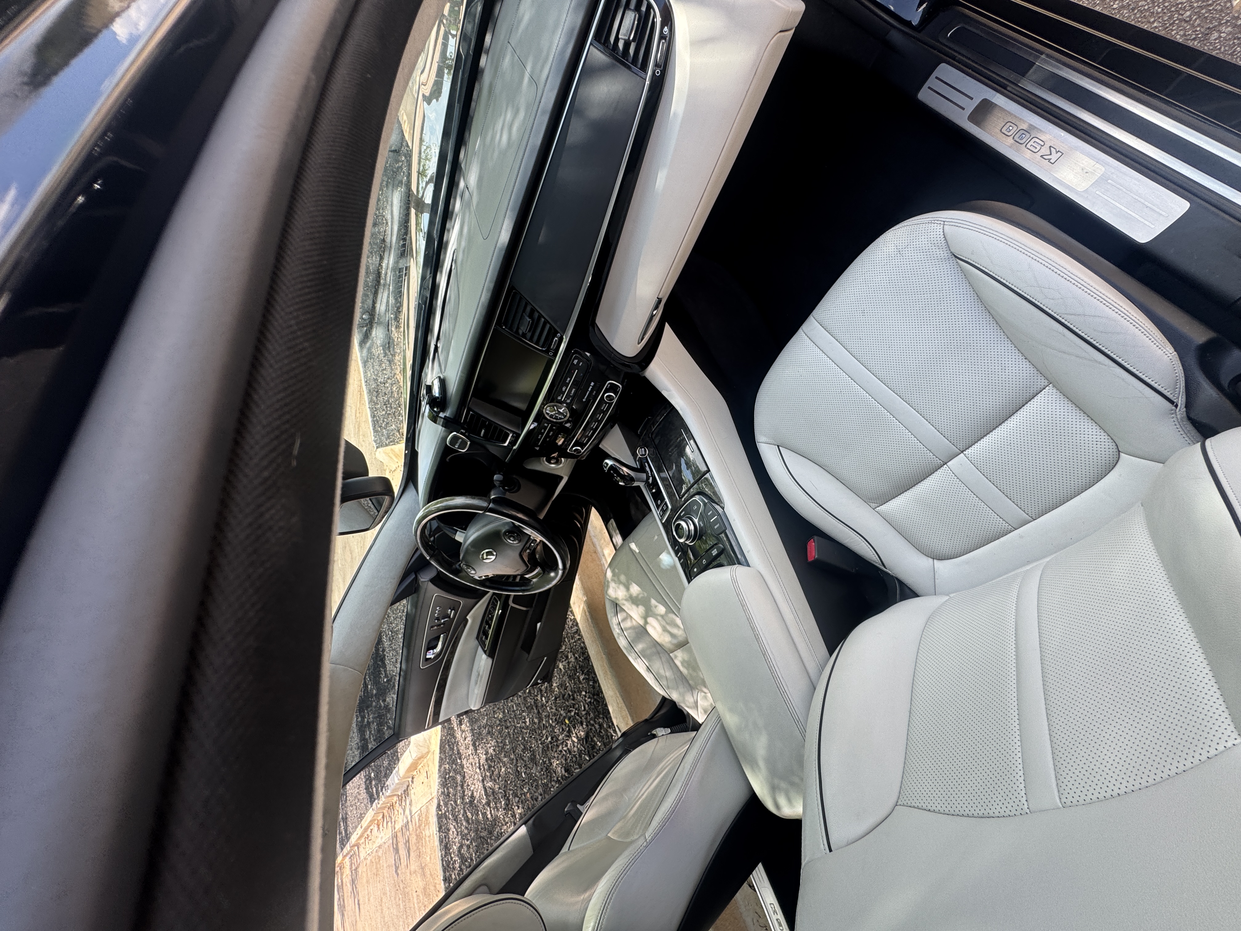 Used 2015 Kia K900 Luxury w/ VIP Package (Discontinued) RWD image 10