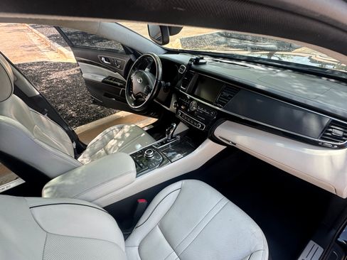 Used 2015 Kia K900 Luxury w/ VIP Package (Discontinued) RWD image 10