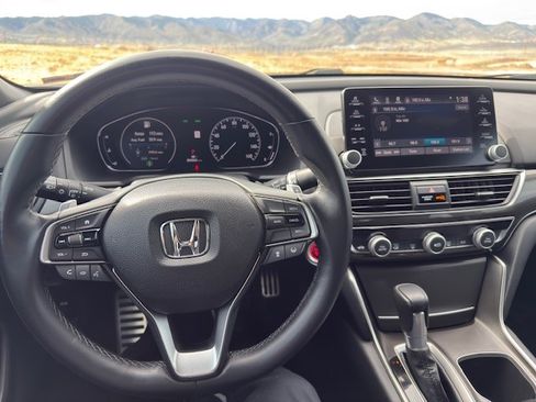 Used 2018 Honda Accord Sport image 17